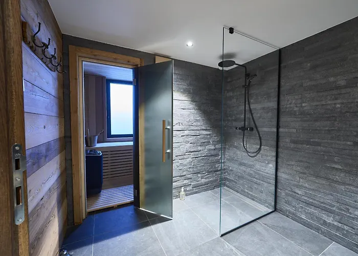 Rytola, Modern & In Chalet Chamonix